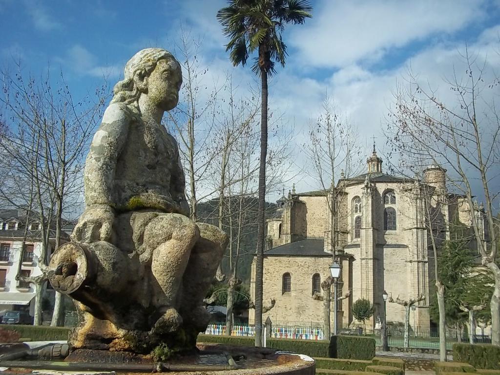 Apartamentos El Camino Villafranca del Bierzo Kültér fotó
