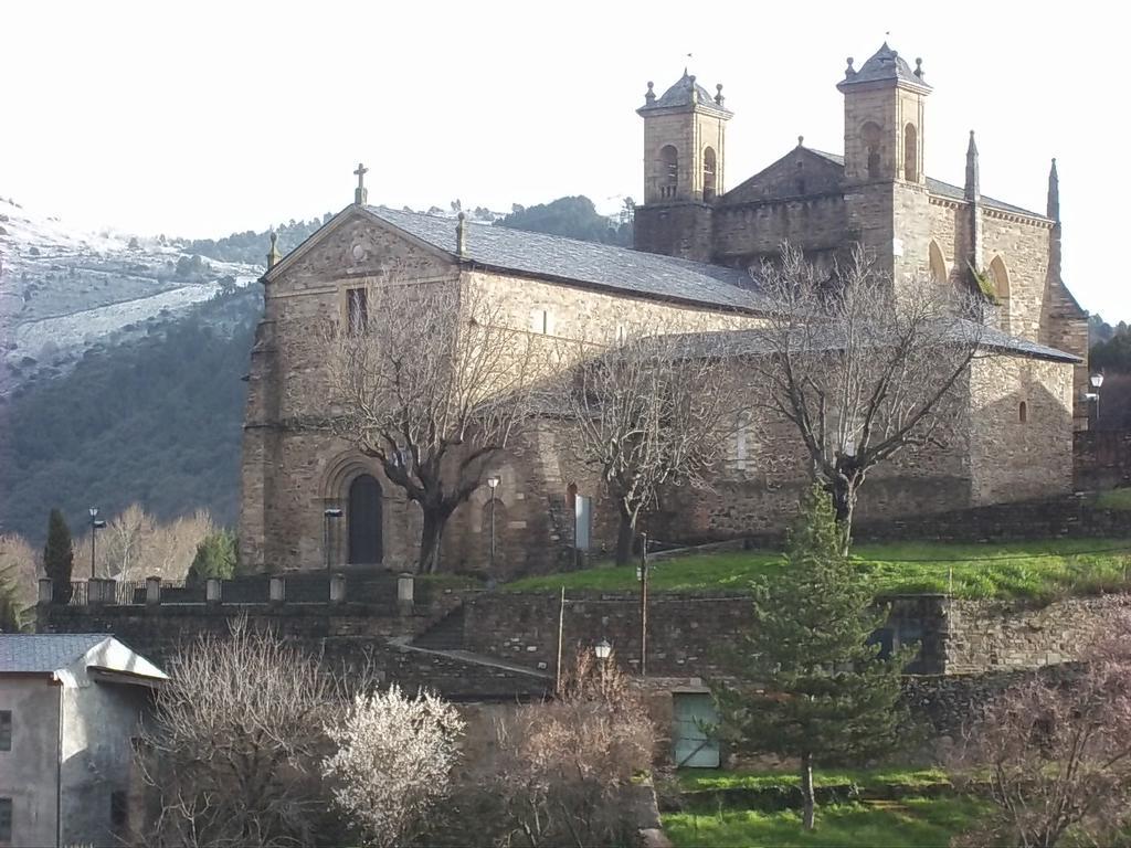 Apartamentos El Camino Villafranca del Bierzo Kültér fotó