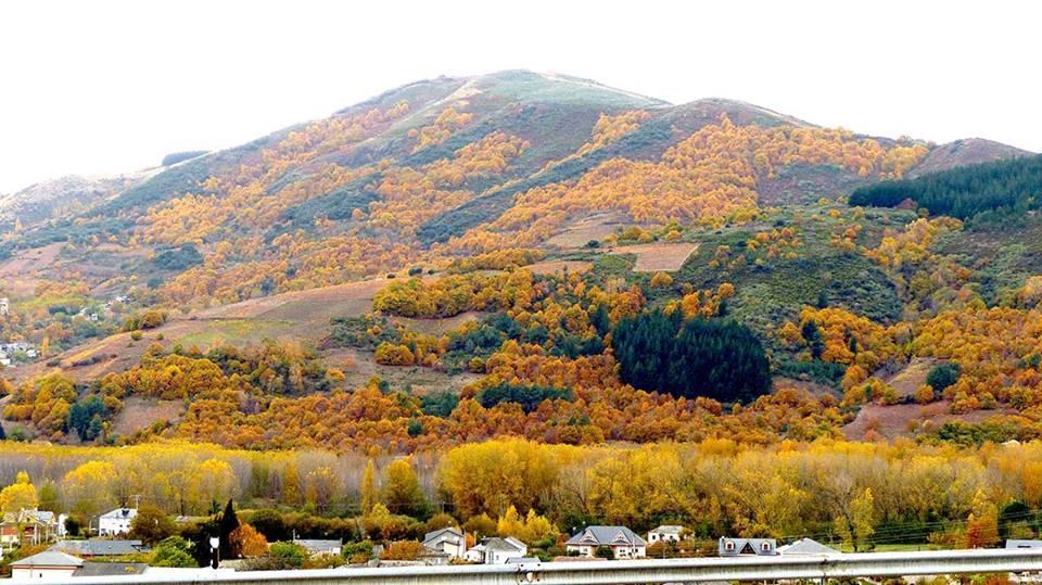 Apartamentos El Camino Villafranca del Bierzo Kültér fotó