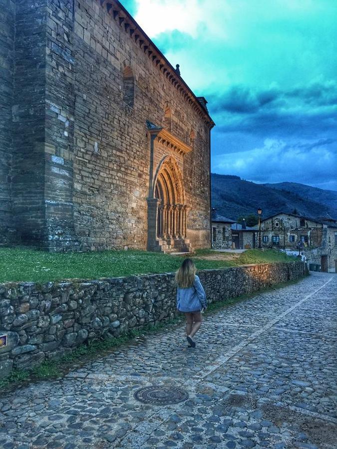 Apartamentos El Camino Villafranca del Bierzo Kültér fotó